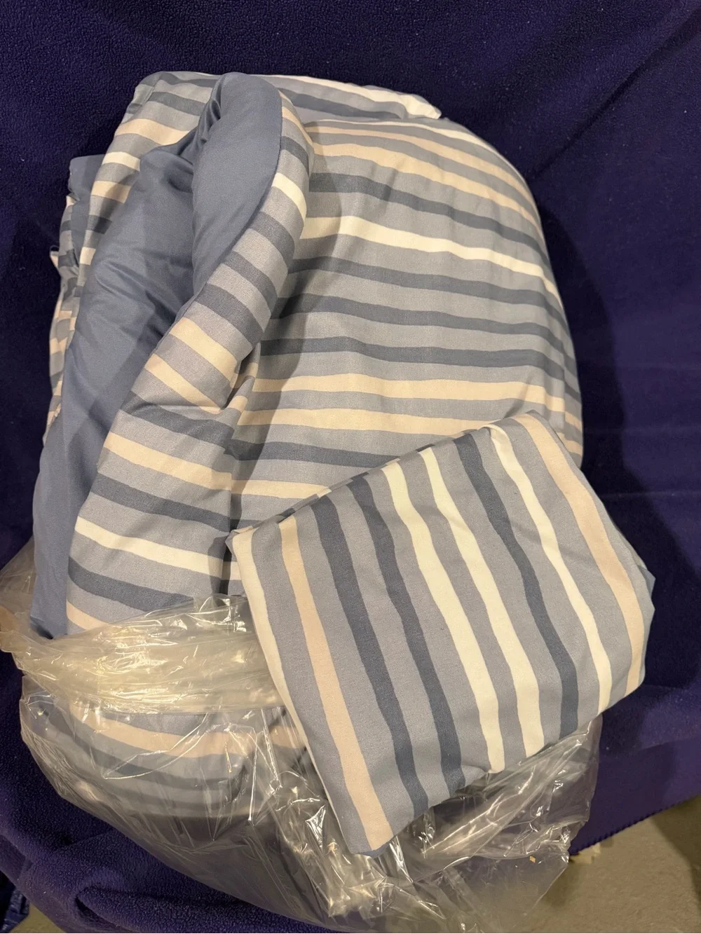 Twin XL Comforter and Pillow Sham